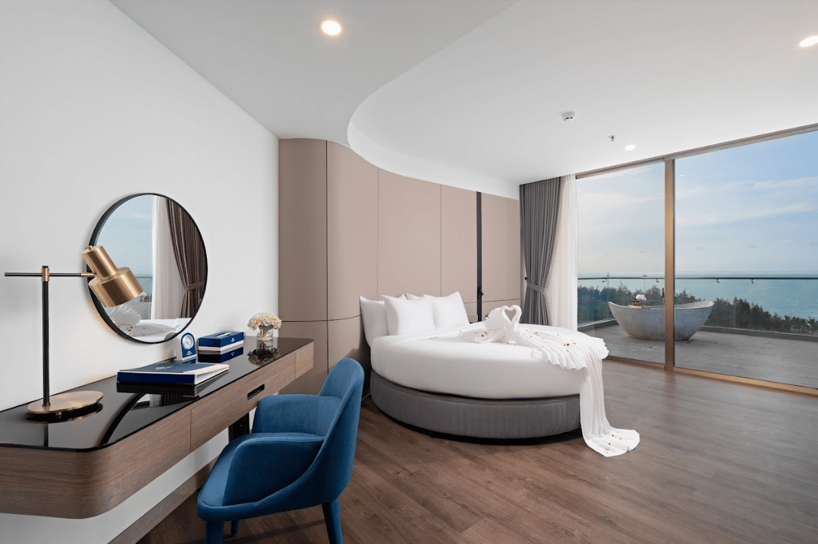 Suite Balcony Ocean (Double) #3