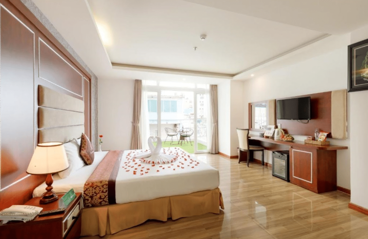 EXECUTIVE BALCONY CITYVIEW #2