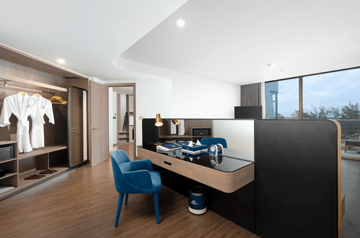 Grand Suite Balcony Ocean (Double) #3