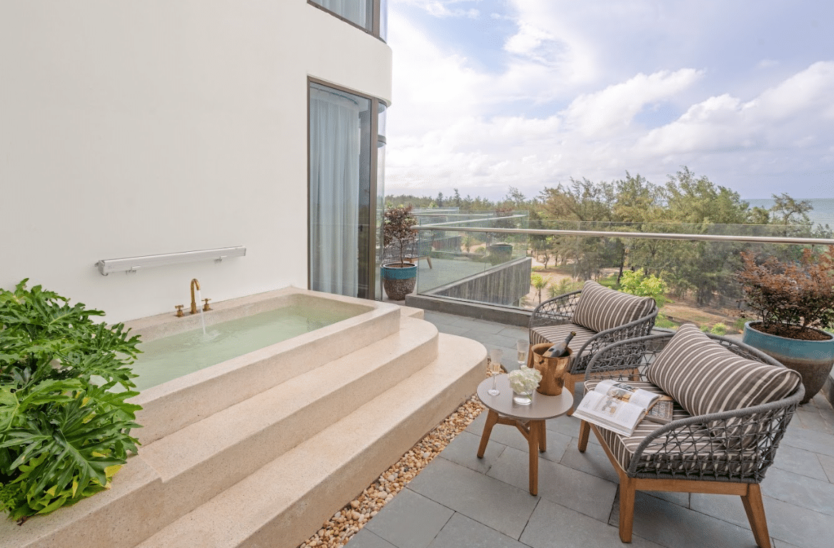 Luxury Balcony Ocean (Double) #2
