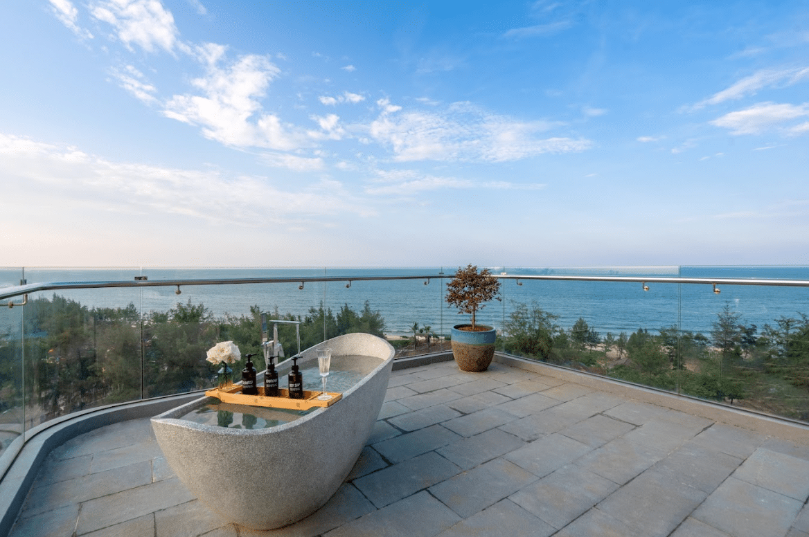 Suite Balcony Ocean (Double) #1