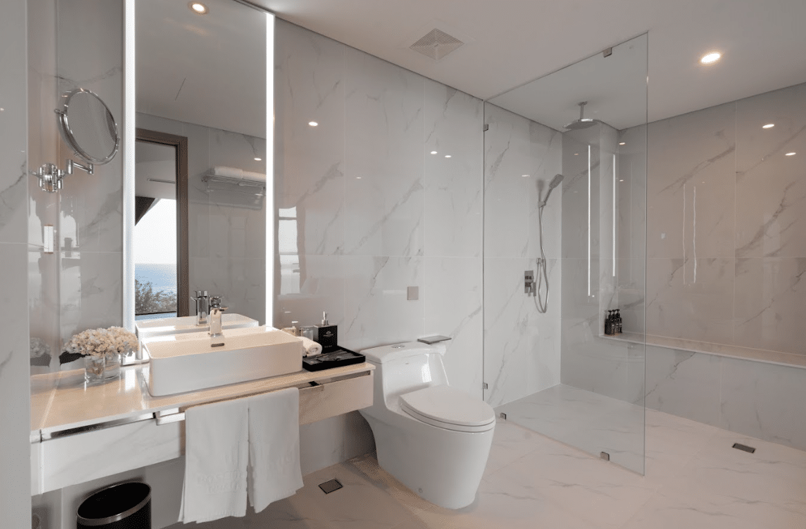 Executive Suite Balcony Ocean (Double) #3