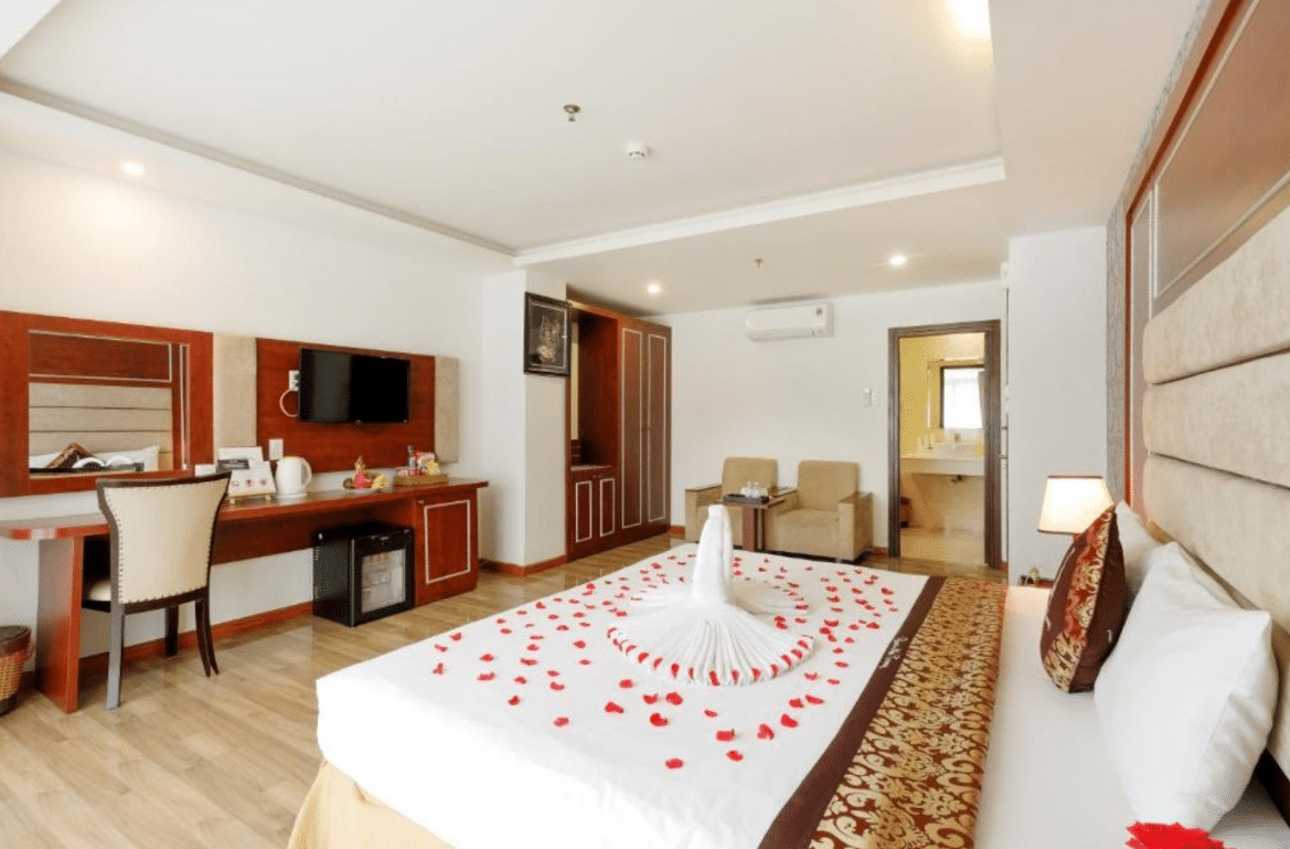 EXECUTIVE BALCONY CITYVIEW #1