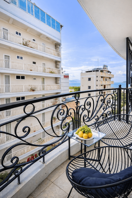 EXECUTIVE BALCONY SEAVIEW #2