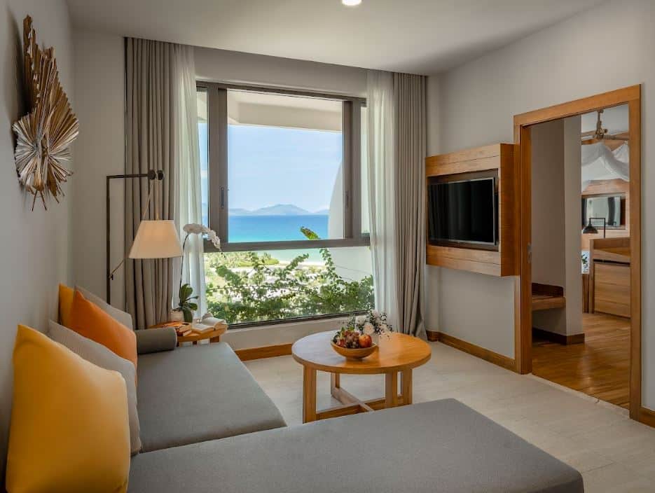 Seaview One-Bedroom Suite #3