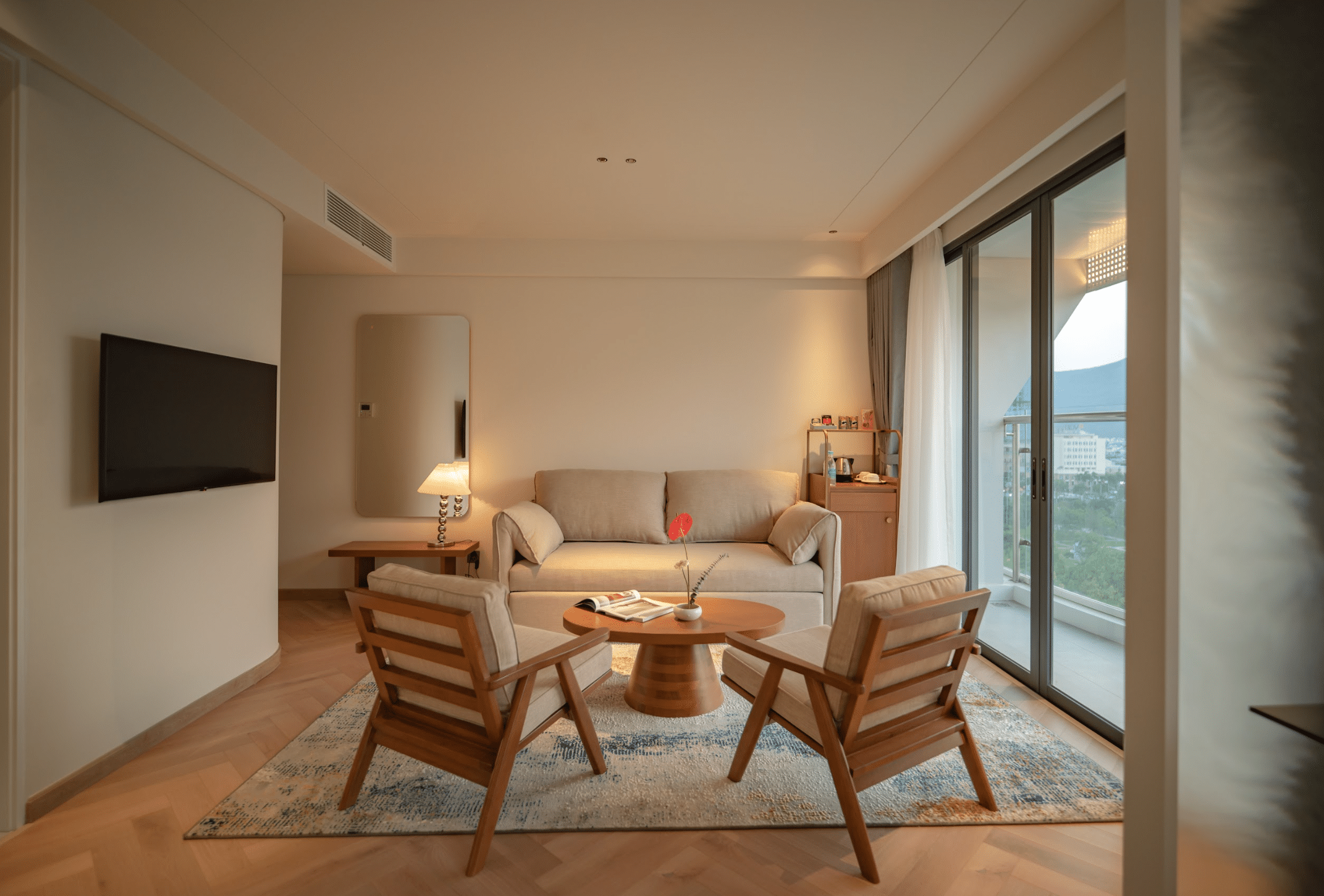 Suite #4