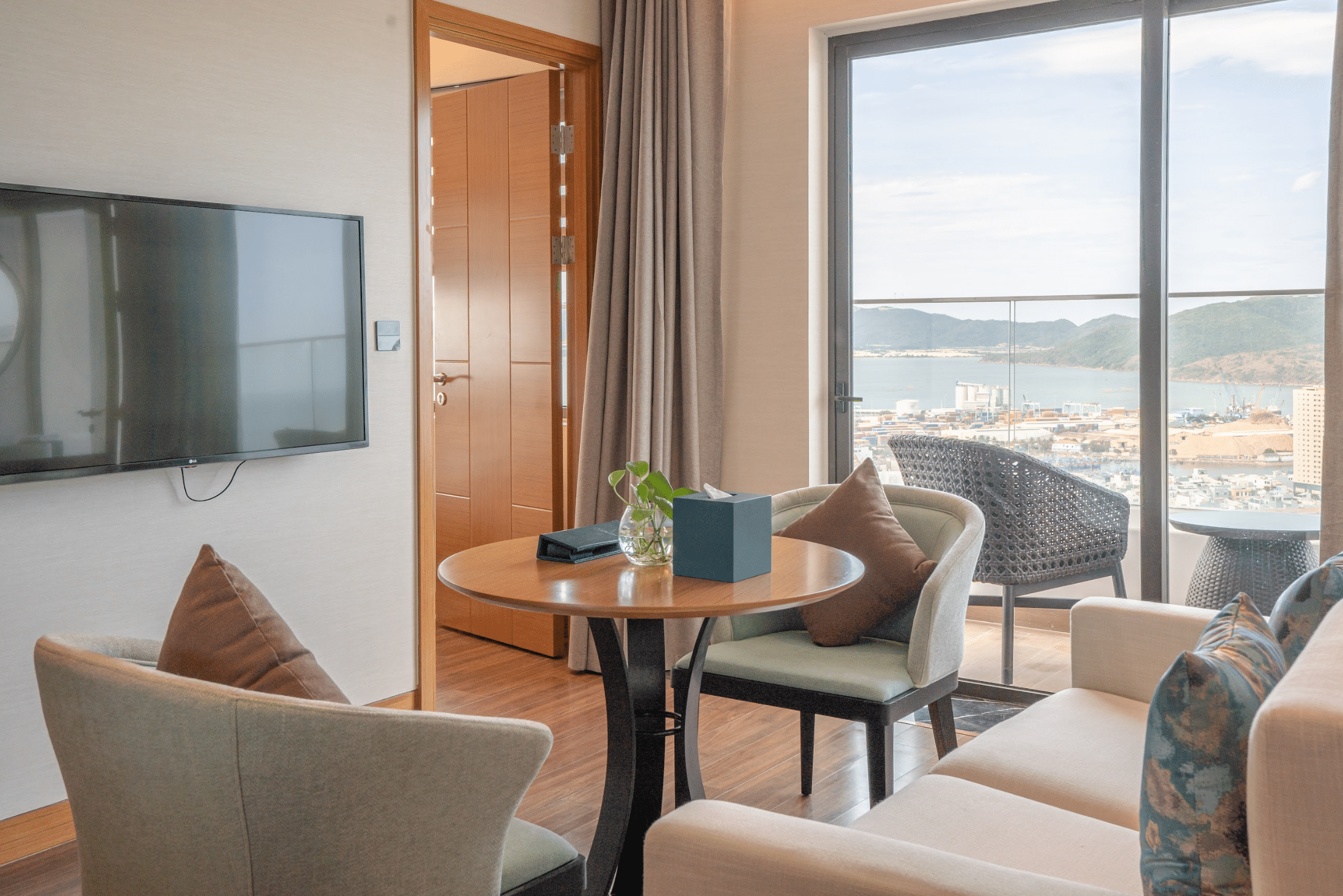 Two-bedroom Family Oceanview #4