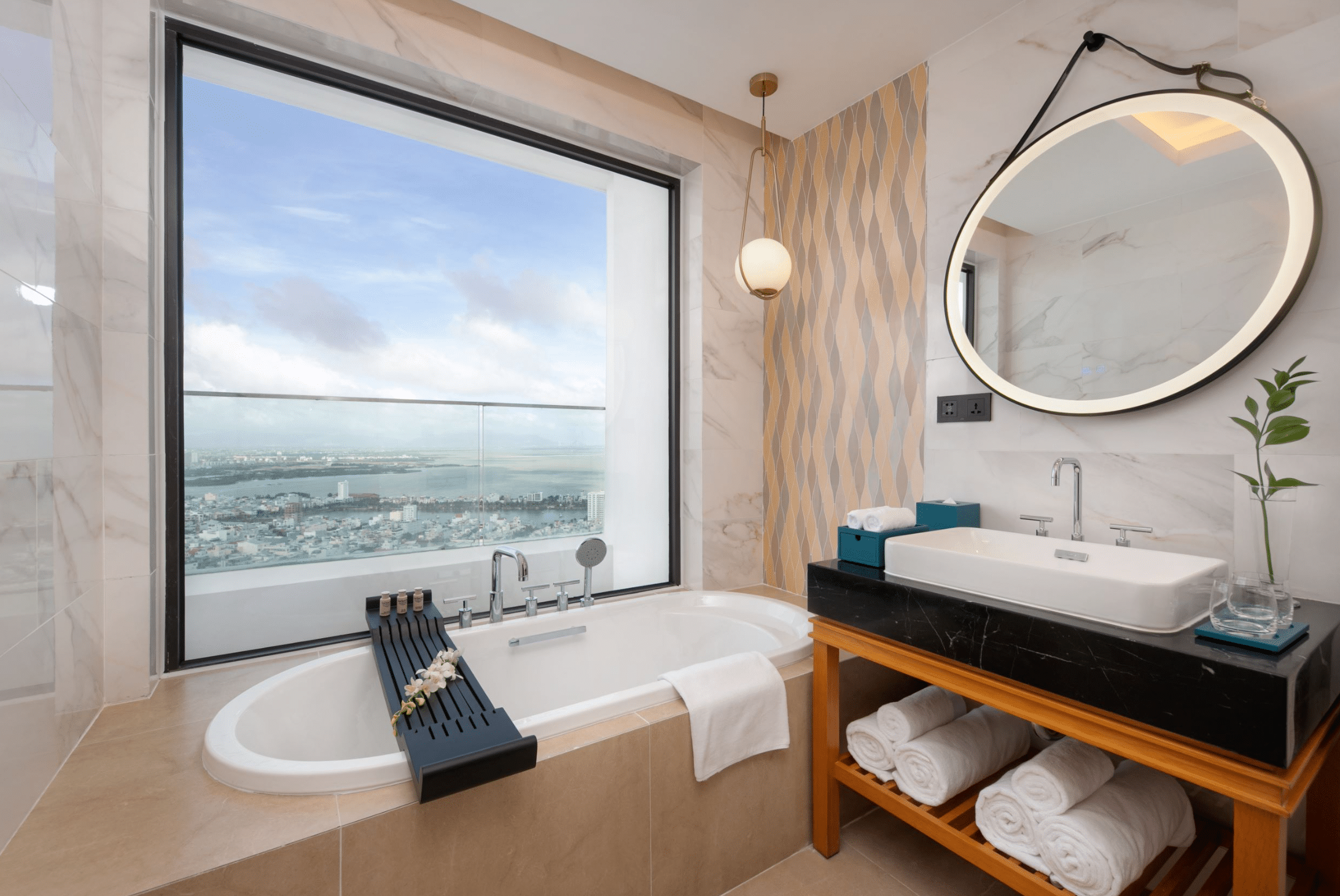 Two-bedroom Suite Oceanview #4