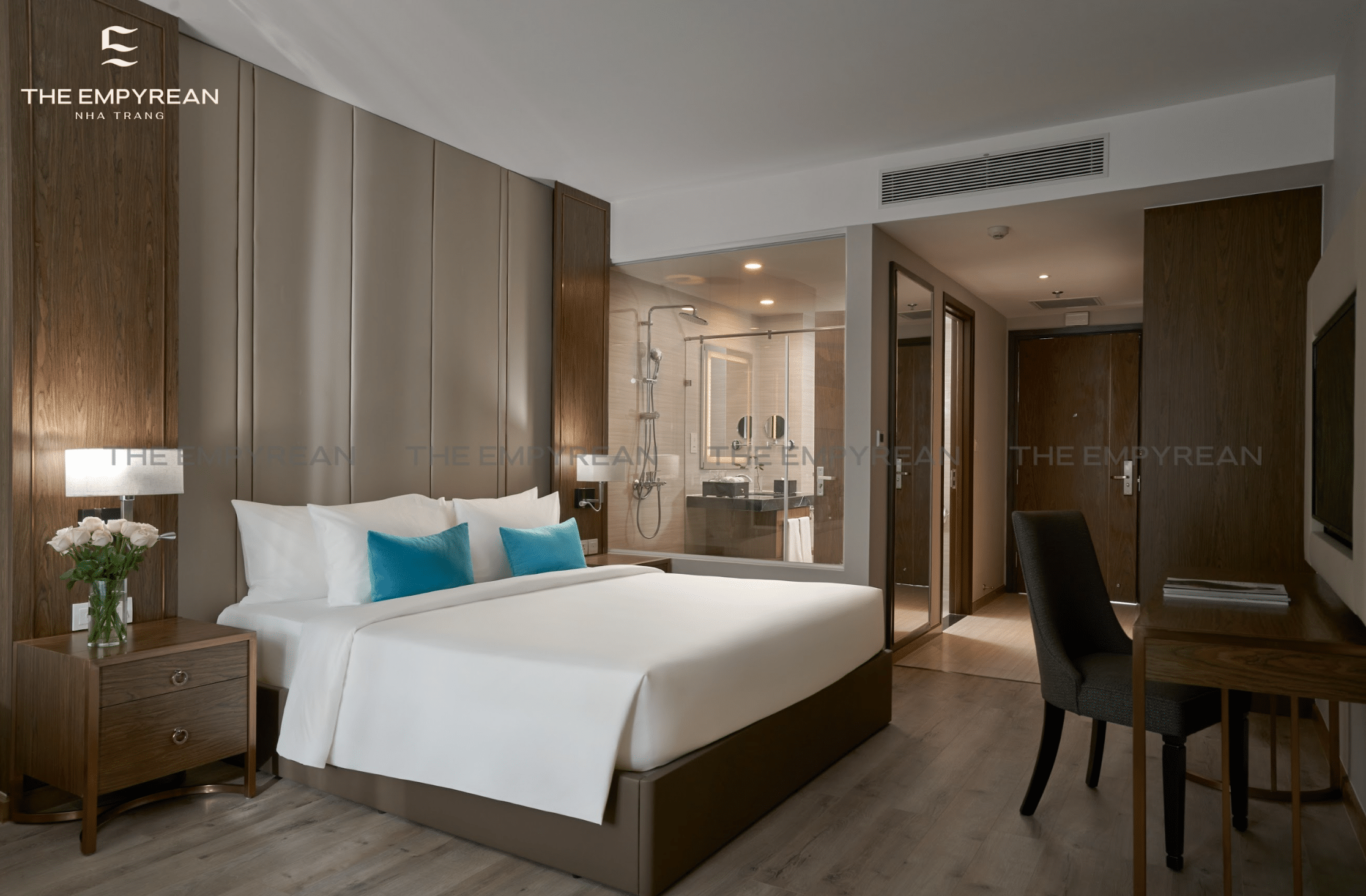Deluxe Ocean with Balcony (twin/king) #4