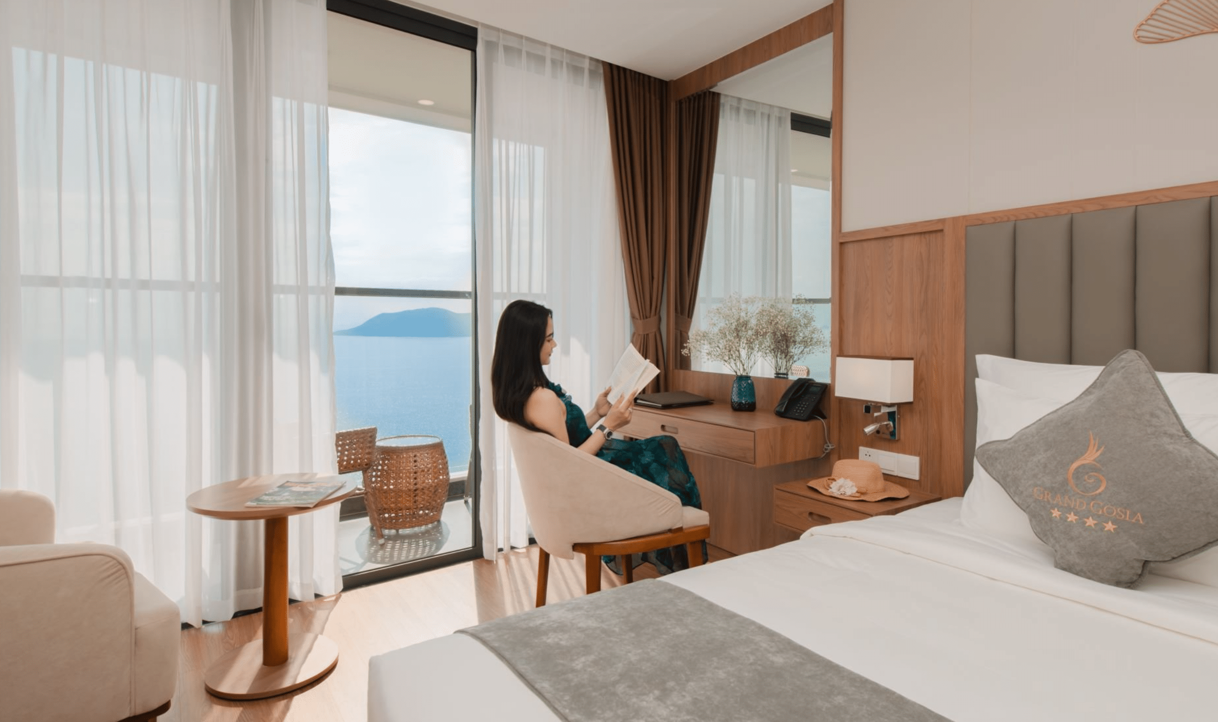 Premier Deluxe Ocean View #5