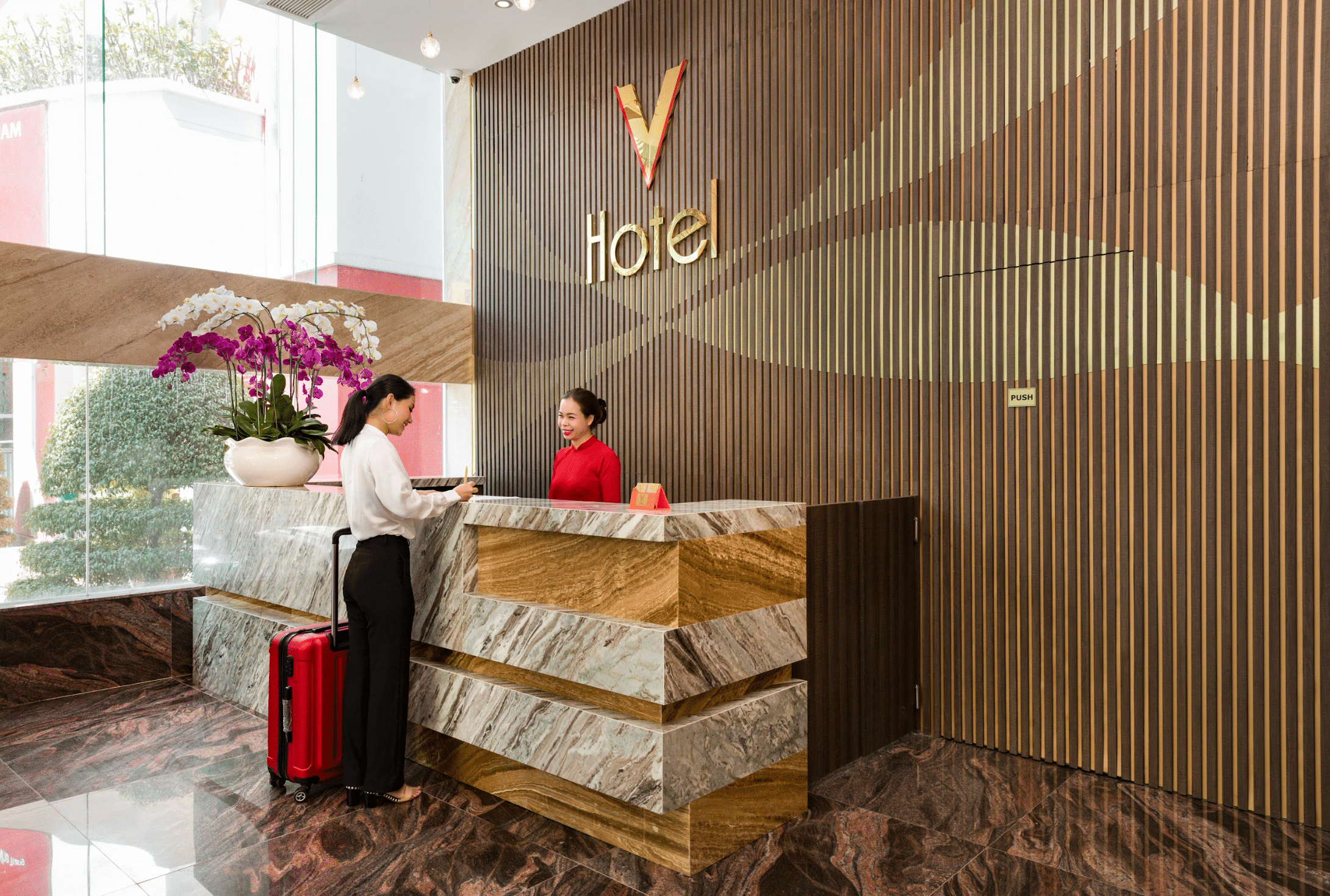 V HOTEL #5