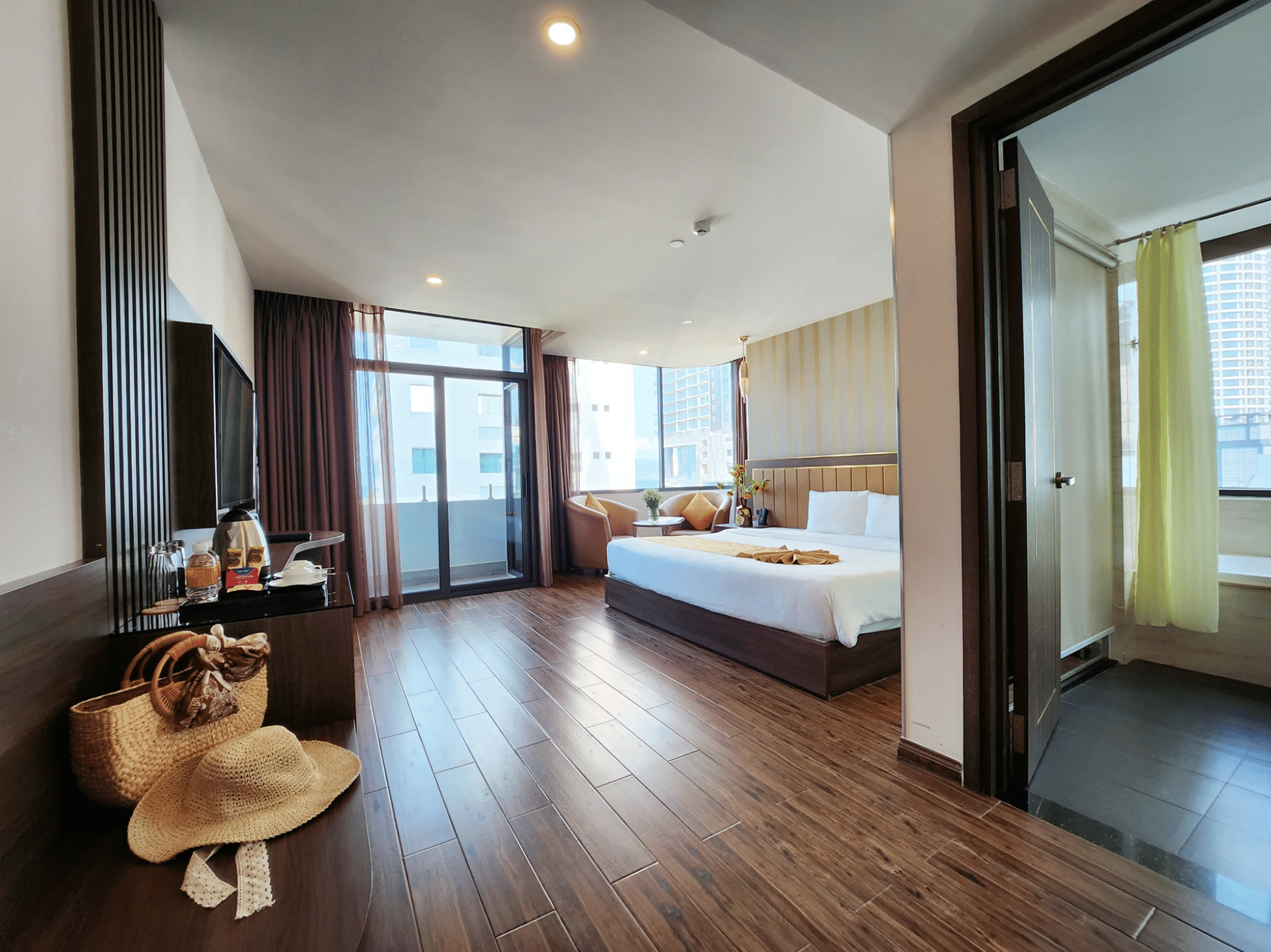 Executive Partial Sea View #5