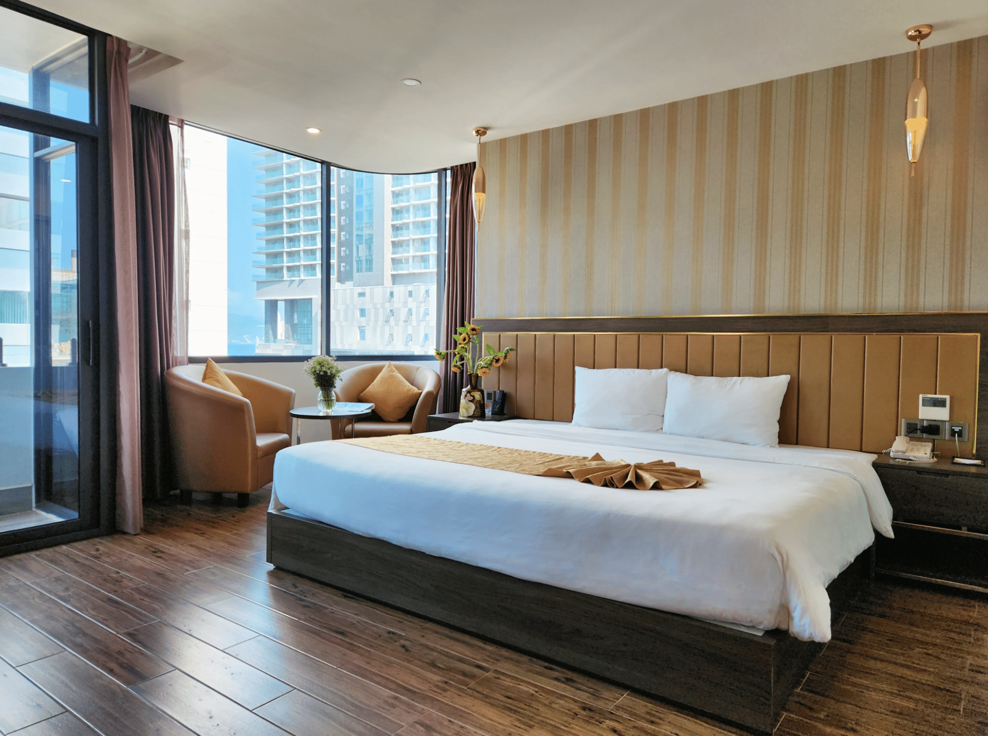 Executive Partial Sea View #4