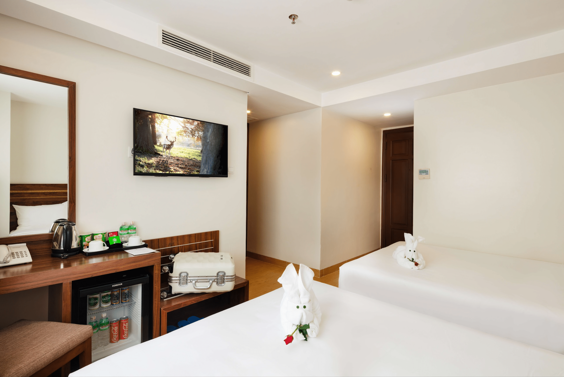 Phòng Superior Cửa sổ hướng Phố Double / Twin #4