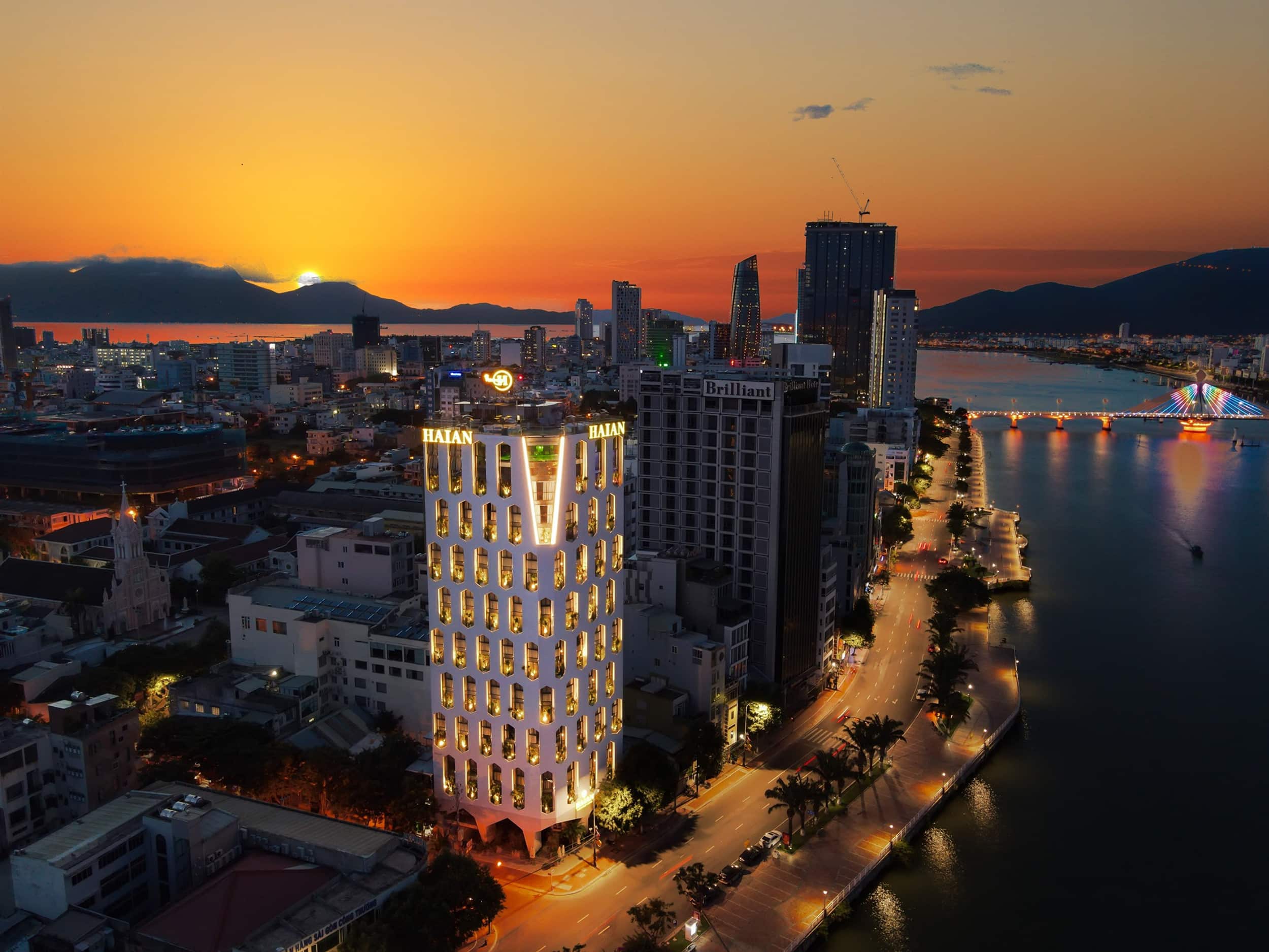COMBO SUN PHUQUOC AIRWAYS - HAIAN RIVERFRONT HOTEL ĐÀ NẴNG 4 SAO