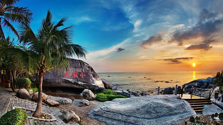 Thiên Nhai Hải Giác với biển và những khối đá đặc trưng