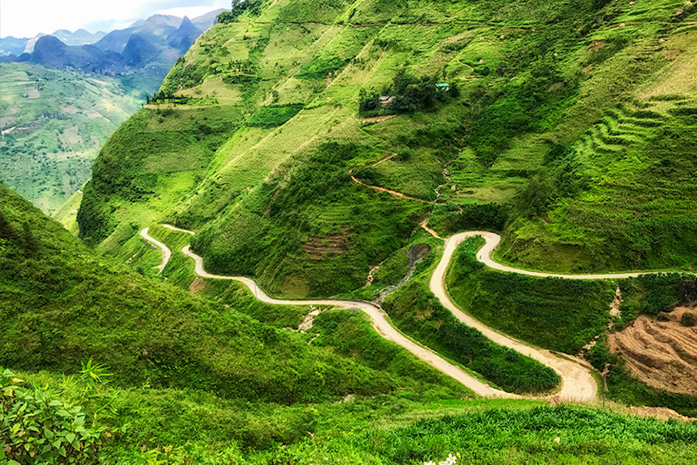 Đèo Mã Pí Lèng nhìn từ cung đường