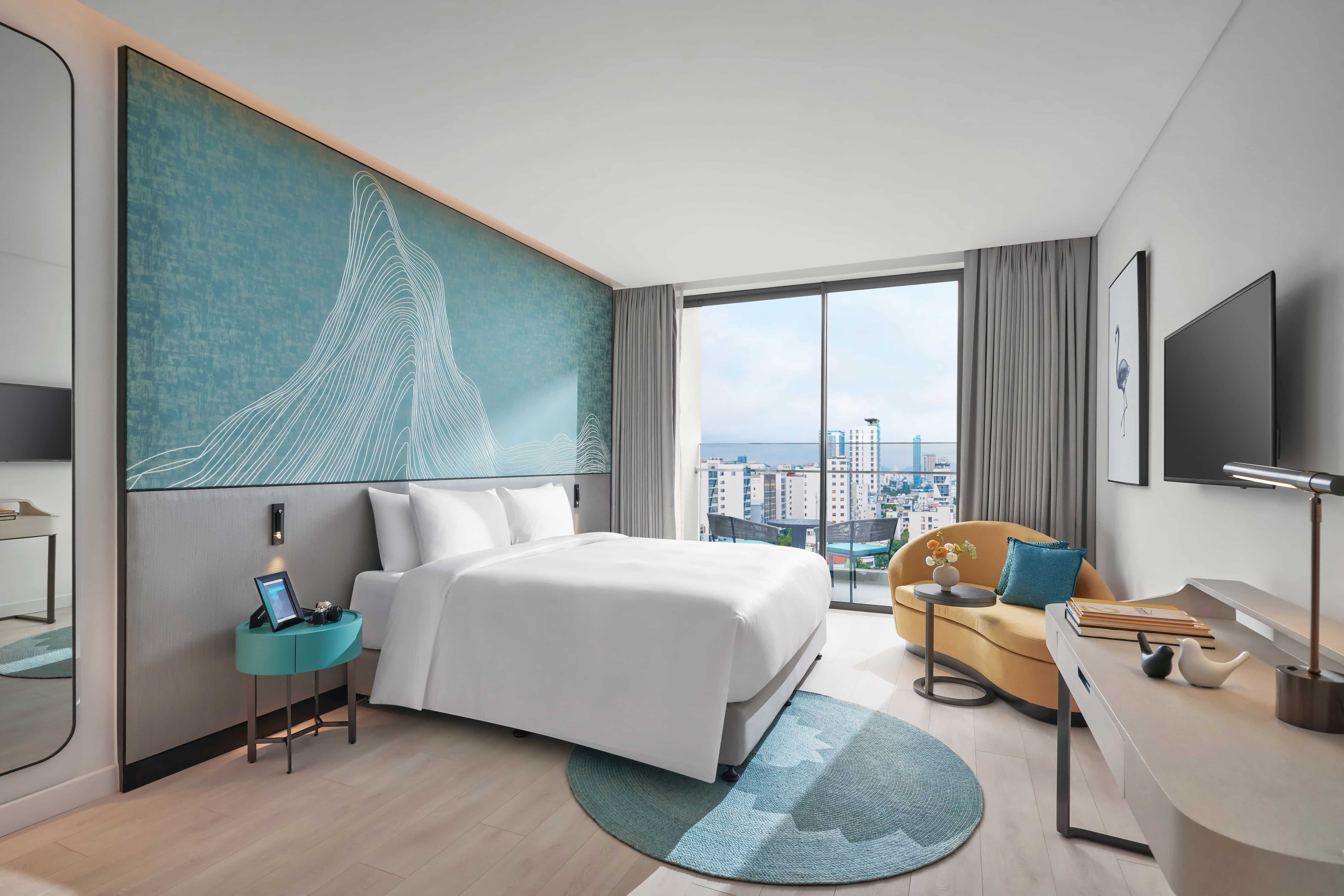 King Bed Deluxe Room City View #4