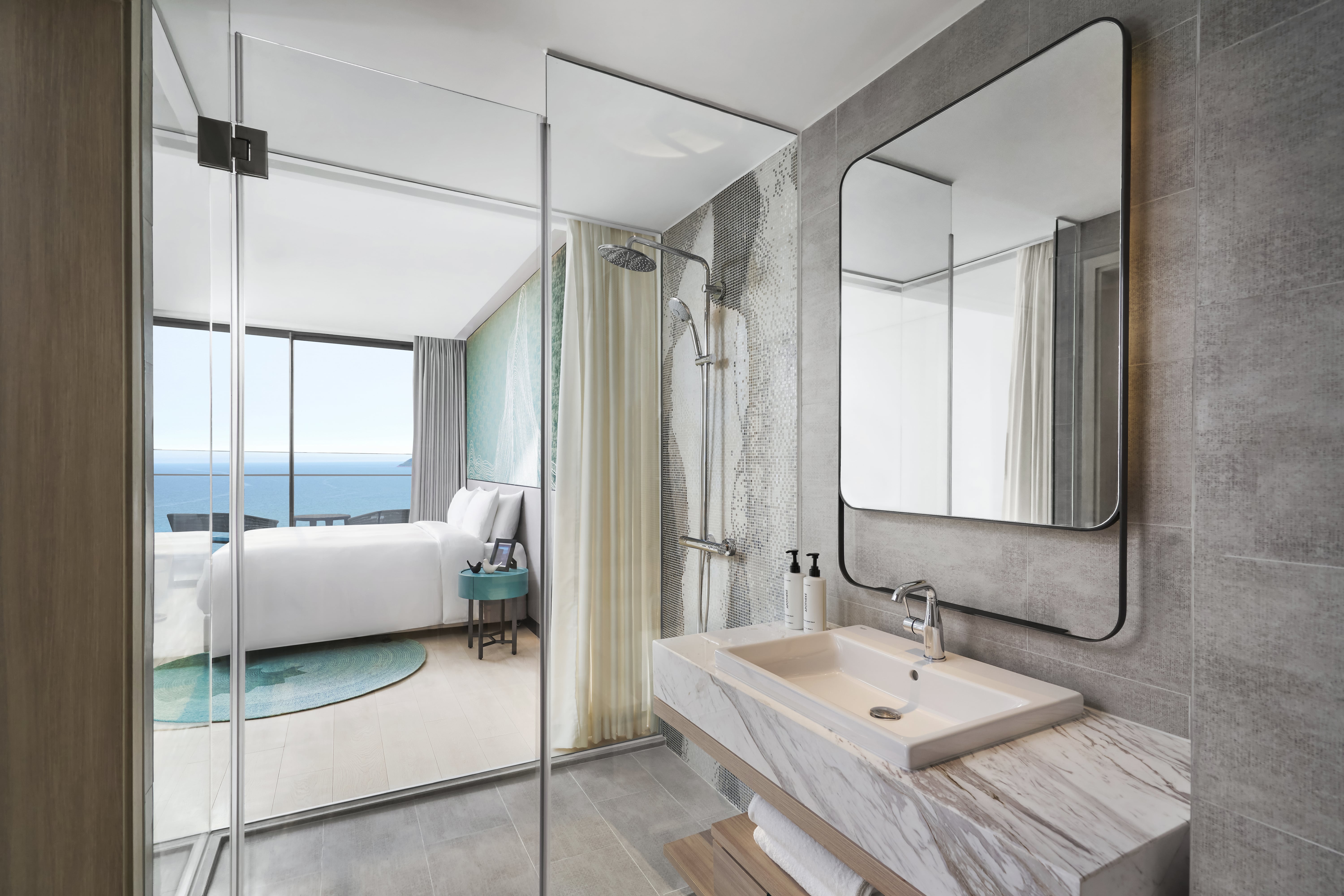 King Bed Deluxe Room Sea View #2
