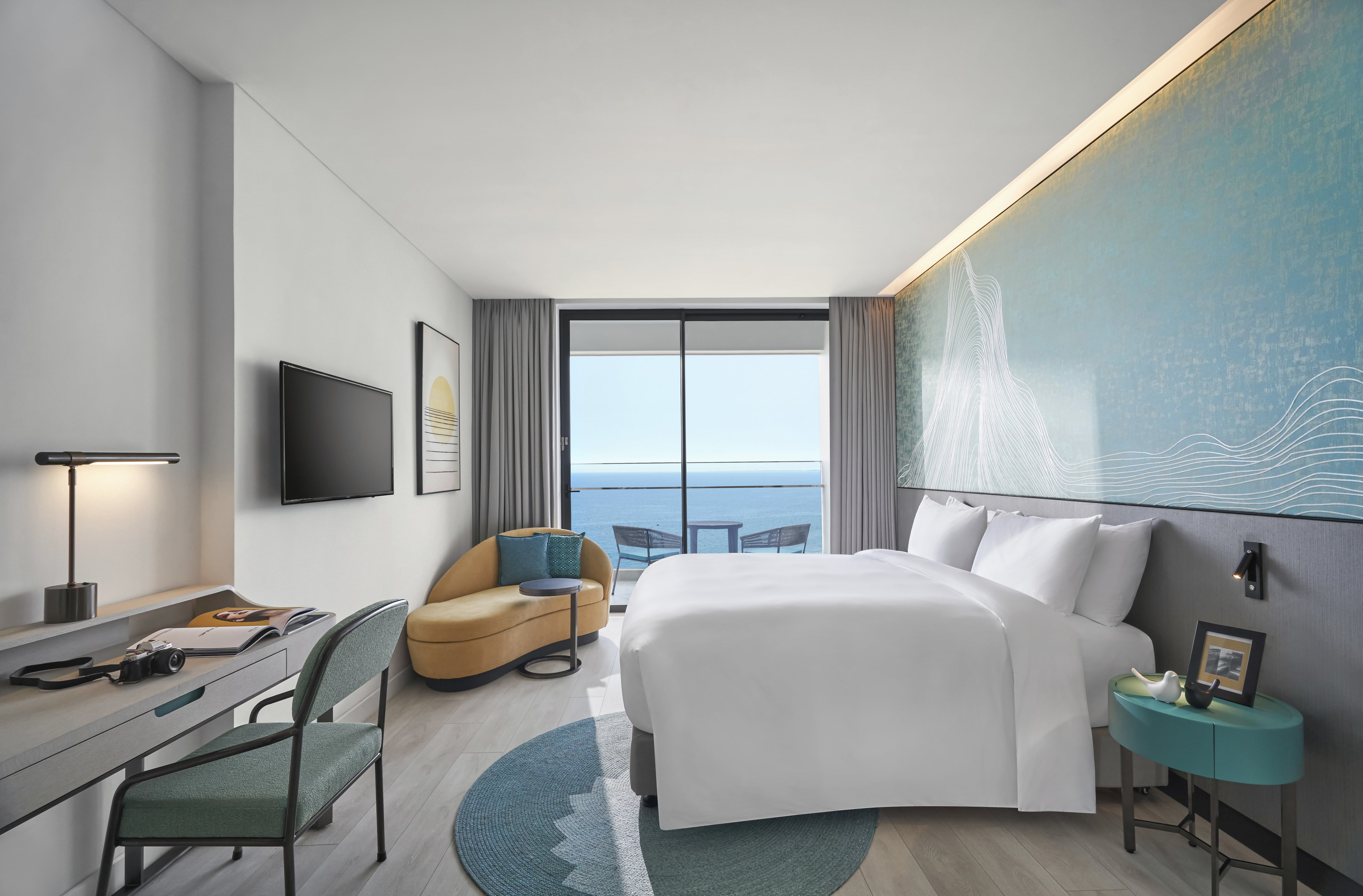 King Bed Deluxe Room Sea View #3