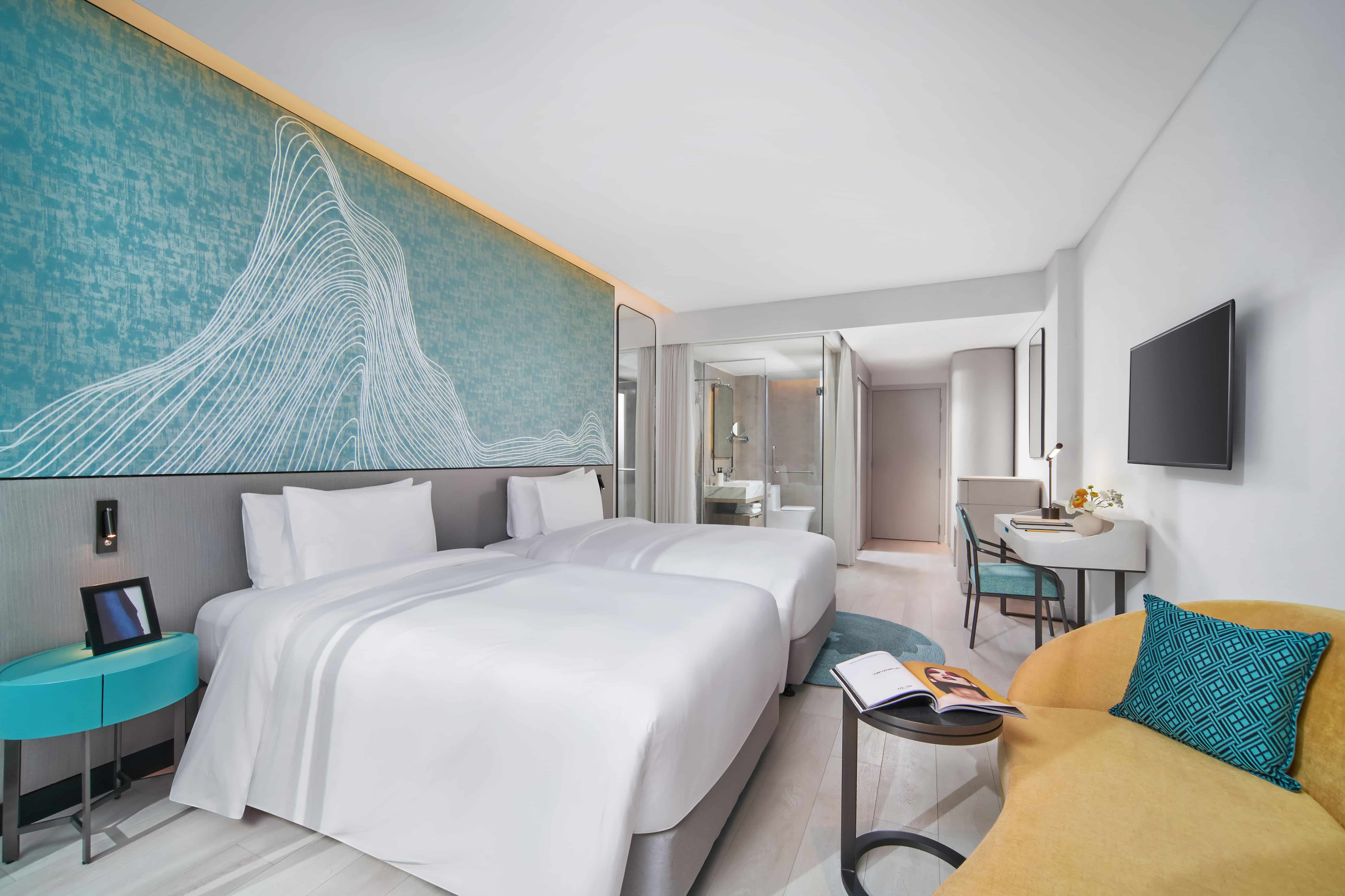2 Single Beds Deluxe Room City View #4