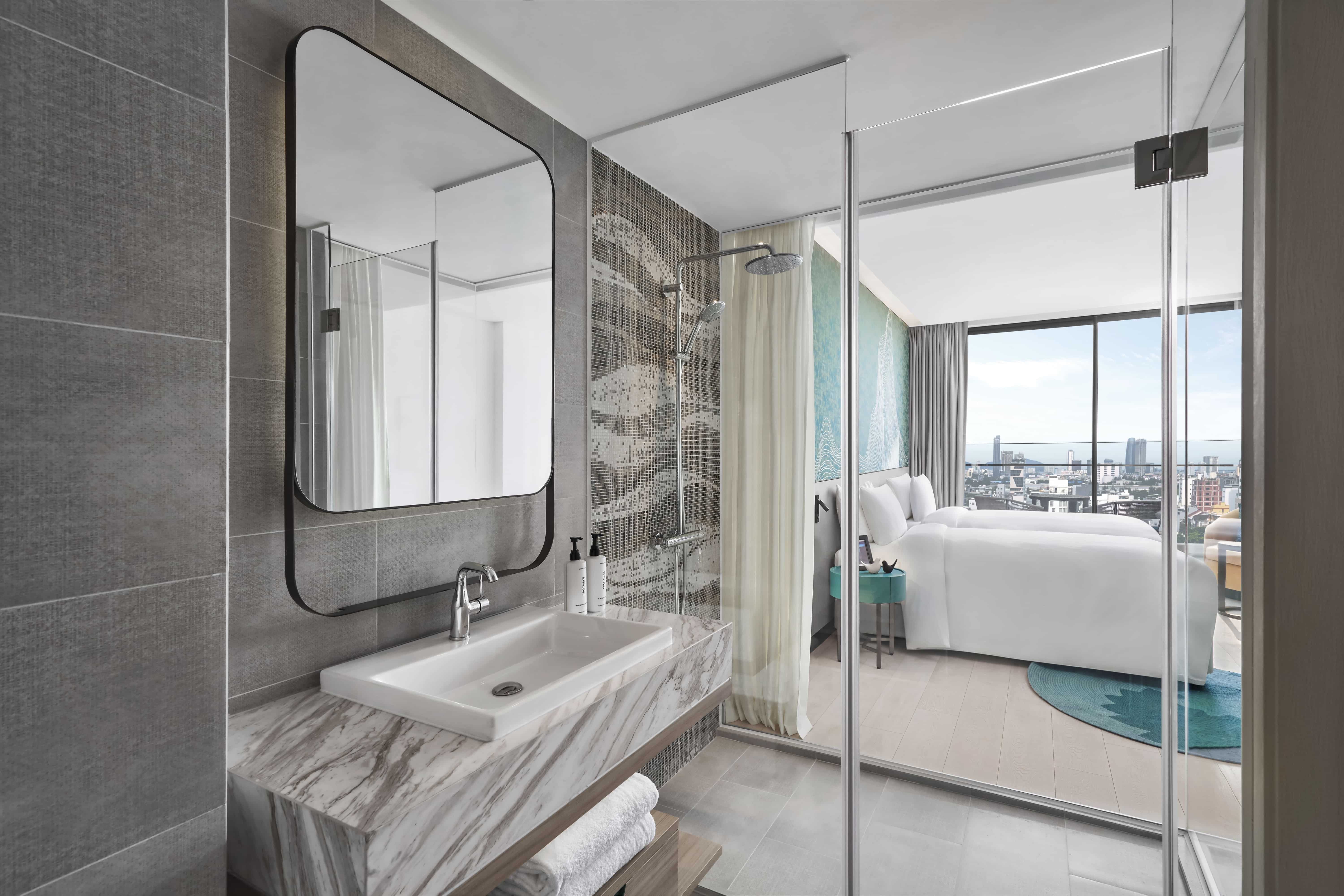 2 Single Beds Deluxe Room City View #2