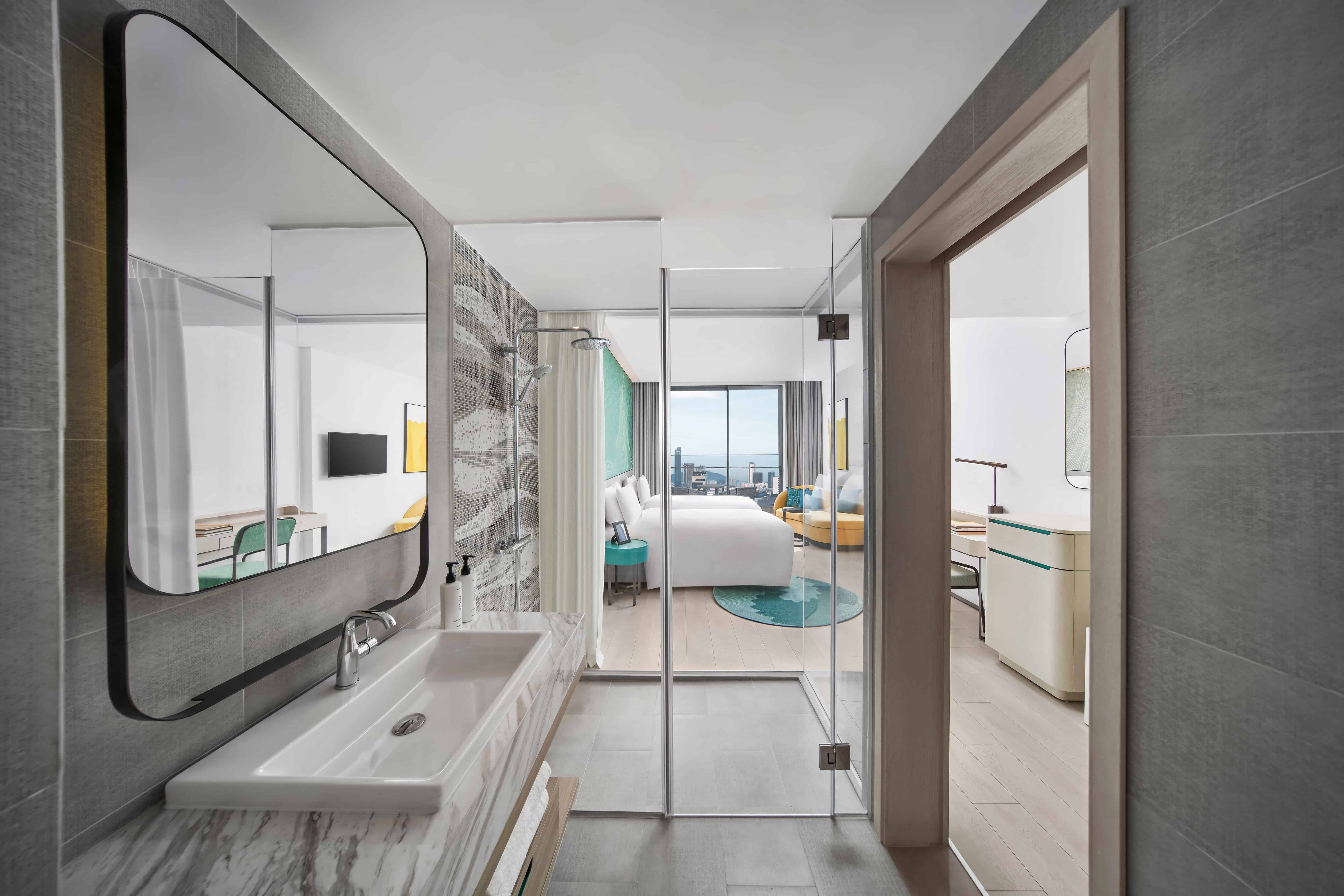 2 Single Beds Deluxe Room City View #5