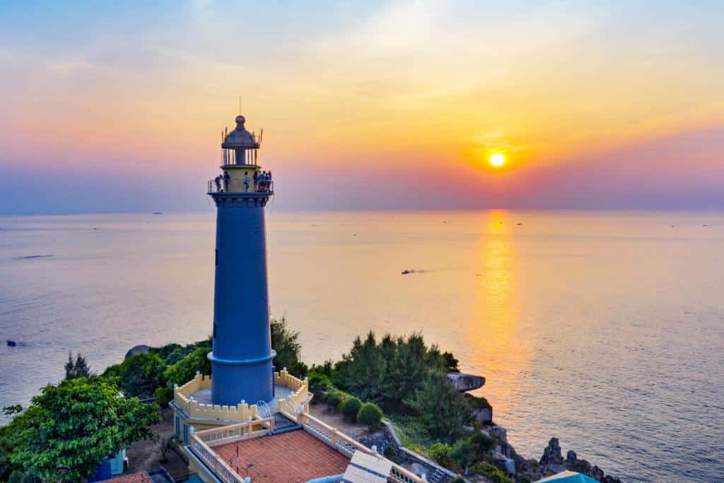 🌅 PHÚ YÊN: HÀNH TRÌNH TỪ BÌNH MINH ĐẾN BIỂN XANH