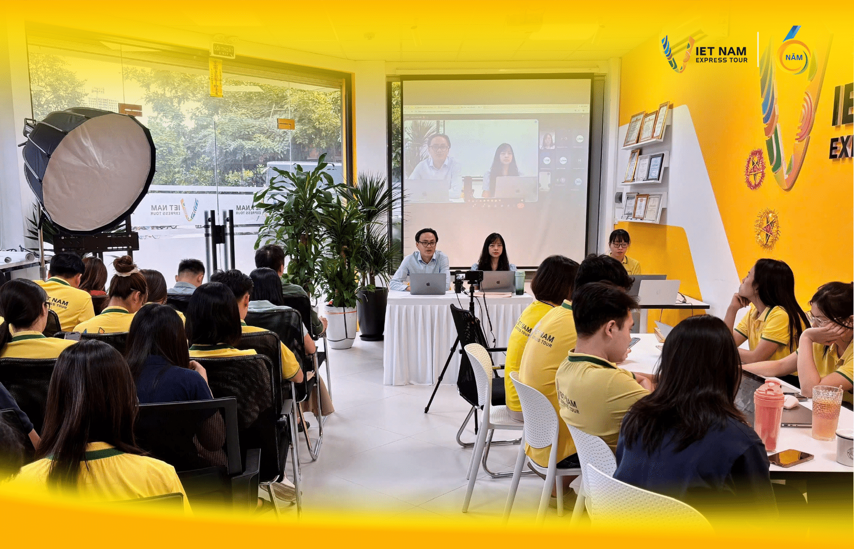 VNEXPRESSTOUR KICK-OFF THÁNG 10/2026: CÙNG NHÌN LẠI – CÙNG BỨT PHÁ